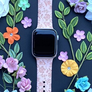 Floral Watch Band 38mm 40mm 41mm 42mm 44mm 45mm S/M M/L Series 1,2,3,4,5,6,7,8,9 Silicone Engraved Wild Flower Watchband Replacement