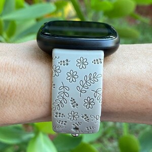 Spring Flower and Leaves Fitbit Versa 3,4/Fitbit Versa Sense S/L Silicone Engraved Cute Floral Watchband Replacement bild 3