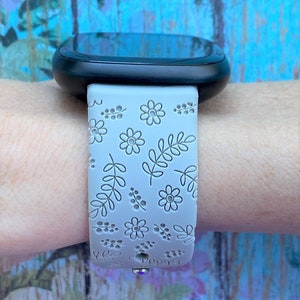 Spring Flower and Leaves Fitbit Versa 3,4/Fitbit Versa Sense S/L Silicone Engraved Cute Floral Watchband Replacement bild 2