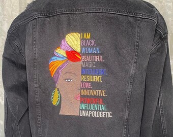 Mujer negra Chica negra mágica colorido bordado reciclado negro denim chaqueta tamaño mediano