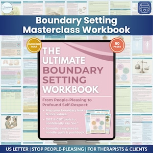 Puede incluir: Una taza de cerámica blanca con asa negra y el texto "But First, Coffee" en negrita negra. La taza se encuentra sobre un fondo borroso, sugiriendo un ambiente acogedor.