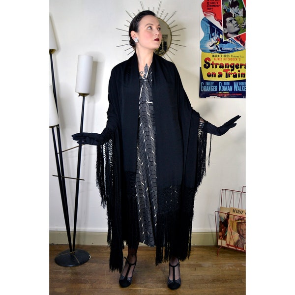 Large black piano shawl with antique fringes true vintage 20s 1920s 20's