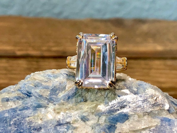 Grace kelly emerald engagement ring sale