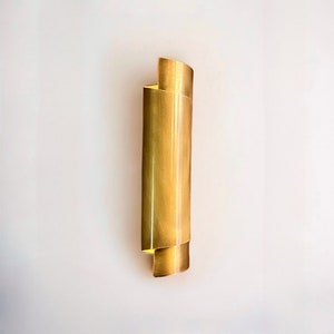 Mid-Century Modern Wall Sconce: Round Minimalist Light