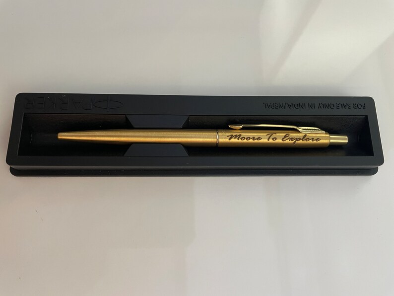 Personalized Gold Parker Classic Pen in Plastic Parker Gift Box