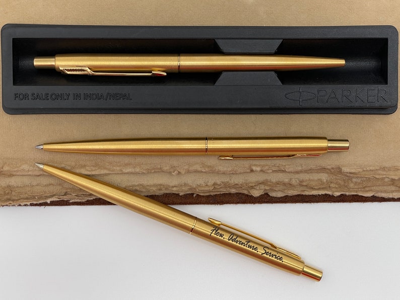 Personalized Gold Parker Classic Pen in Plastic Parker Gift Box