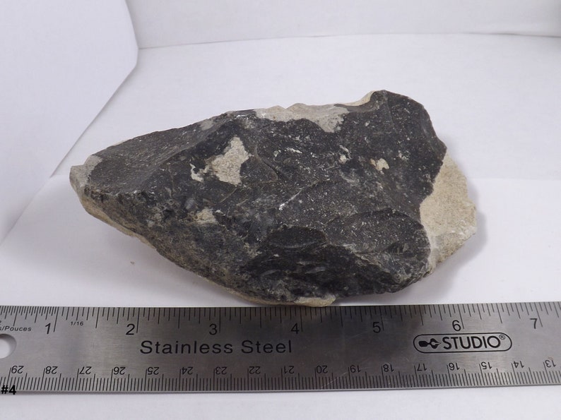 Flint Knapping Parcel, Large Pieces of Black Flint/chert