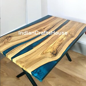 Tavolo in resina epossidica River, tavolo da pranzo in legno naturale, tavolo in legno epossidico, tavolo in resina epossidica River personalizzato