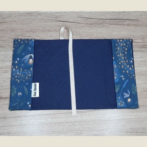 Adjustable fireflies book cover for paperback and manga, with bookmark, adjustable and adaptable book protector in blue insect fabric image 7