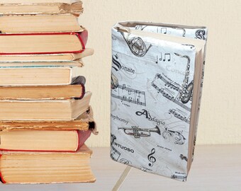 Verstellbarer Buchumschlag mit Musiknoten, anpassbarer Hardcover- und Taschenbuchumschlag, verstellbarer Schutzumschlag für dünne und dicke Bücher