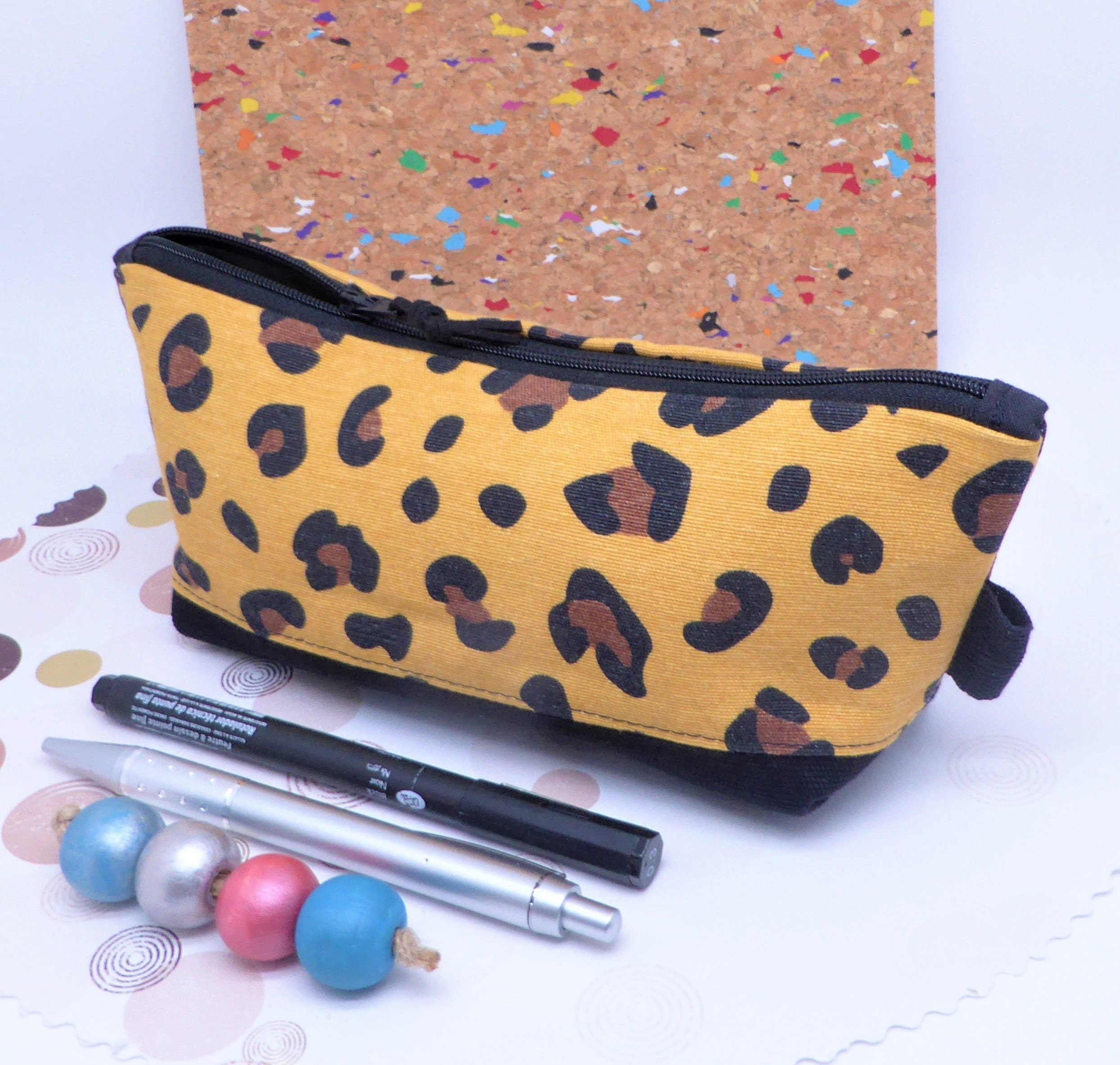 Trousse Léopard Moutarde Doublée avec Grande Capacité de Rangement