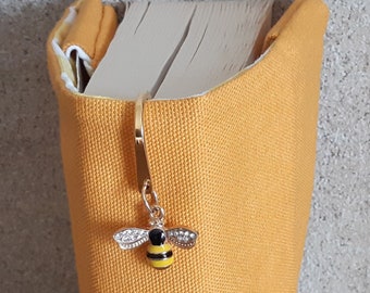 Personalized gold metal bee bookmark, metal bookmark with insect charm, for pocket book, paperback, notebook, diary