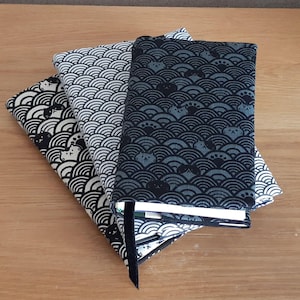 couvre livre relié & broché ajustable chat gris noir, protection adaptable pour roman de poche et grand format Gallimard, De Saxus, nrf