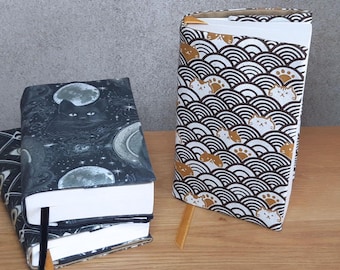 Adjustable book sleeve, kawaii Japanese cat, protects paperback and hardback books, adjustable manga fabric case, gift for men and women