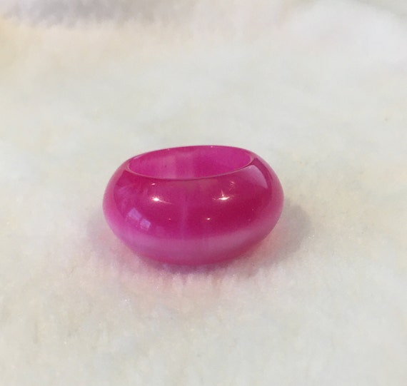 Vintage Lucite Pink Moonglow Size 5 - image 1