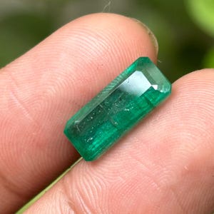 AAA Certified Natural Zambian Emerald 4.35 Carat. 4 Step Cut Faceted Loose Stone for Ring, Fine Quality Vivid Green Emerald 15x7.2x4.8 MM