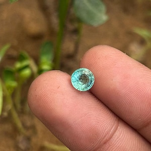 Fine Natural Emerald  Round 1.10 Carat Round Shape Size 6.6mm 4mm Hight Quality Emerald Loose Emerald Hight Luster Zambian Emerald