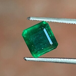 AAA Certified Natural Zambian Emerald 2.75 Carat. 5 Step Cut Faceted Loose Stone for Ring, Fine Quality Vivid Green Emerald 7.7 x 7.3 MM