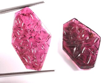 Rosa Turmalin geschnitztes Edelstein-Paar | Florales Design, 24.80 Karat