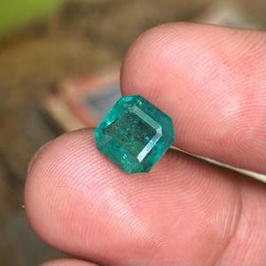 AAA Natural Zambian Emerald 2.05 Carat.5 Step Cut Faceted Loose Stone for Ring, Fine Quality Vivid Green Zambian Emerald 8x7.9x5.2MM