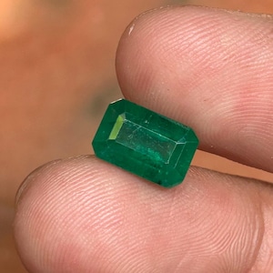 AAA Natural Zambian Emerald 3.25Carat. 5 Step Cut Faceted Loose Stone for Ring, Fine Quality Vivid Green Zambian Emerald 10.3x6.8x6.1MM