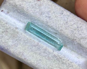 2.85ct Loose Natural Emerald Rough  Emerald Crystal 17x4x3