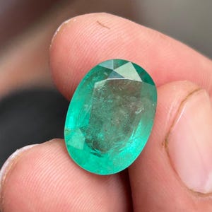 IGI-gecertificeerde natuurlijke Zambiaanse smaragd 10,15 karaat. Levendige groene smaragd van topkwaliteit, 16 x 12 x 7 mm, onverwarmde smaragdsteen voor sieraden