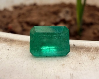 IGI Natural Zambian Emerald Cut Gemstone, 4.11 Carat Vivid Green, Unheated