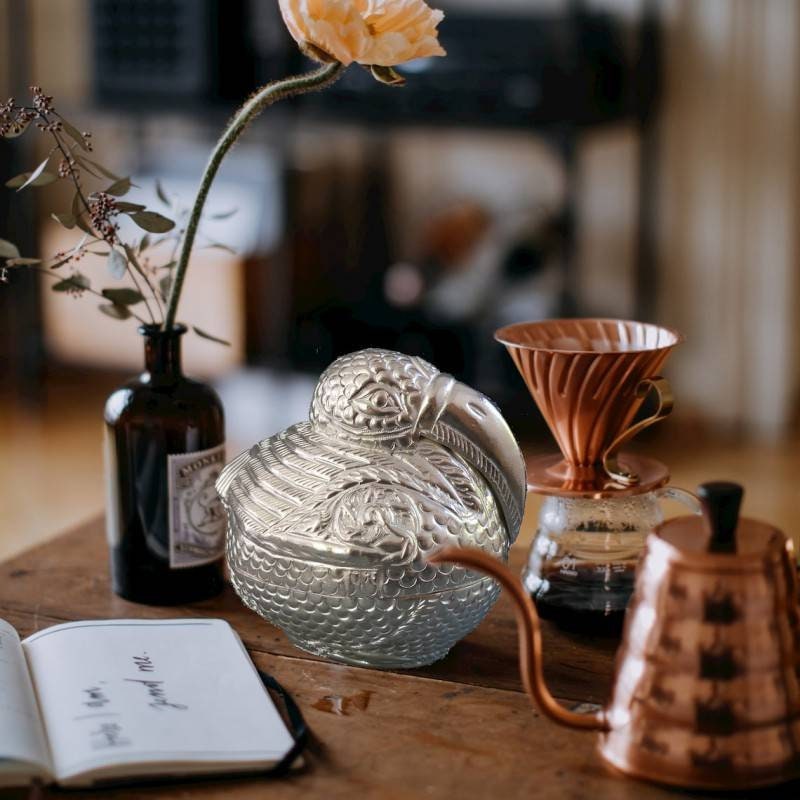 Petit Objet de Déco Argenté Du Cambodge. Cette en Forme d'oiseau Entièrement Fait Main Apportera Une