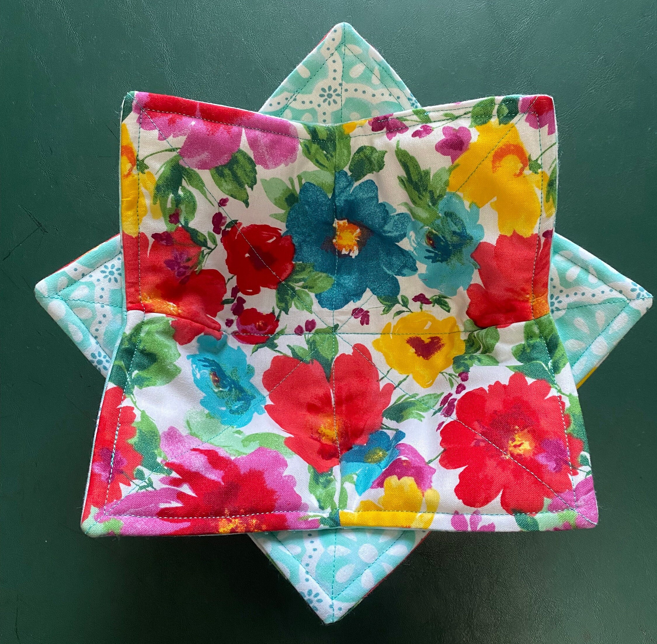 Pioneer Woman Fabric Bowl Cover, Breezy Blossom 