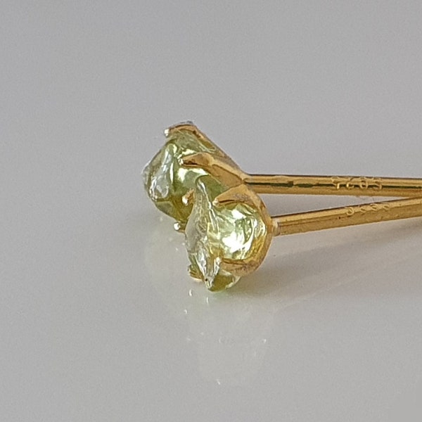 Gold & Raw PERIDOT Stud Earrings | Yellow Gold | August Birthstone Earrings | Crystal Earrings | Natural Gemstone | Gold Peridot Earrings