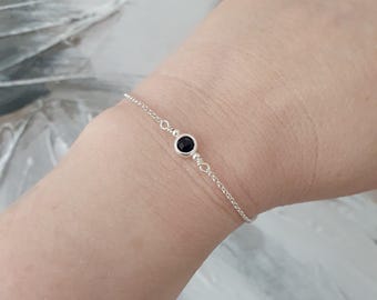 Pulsera con dije de turmalina negra / Pulsera de turmalina y plata de ley / Cristal protector / Pulsera delicada con piedra negra