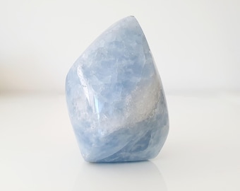 CALCITA AZUL • LLAMA / 147g Cristal de Calcita Azul / Calcita Pulida / Comunicación, Calma / Piedra Preciosa de Calcita Pulida / Calcita Azul Natural