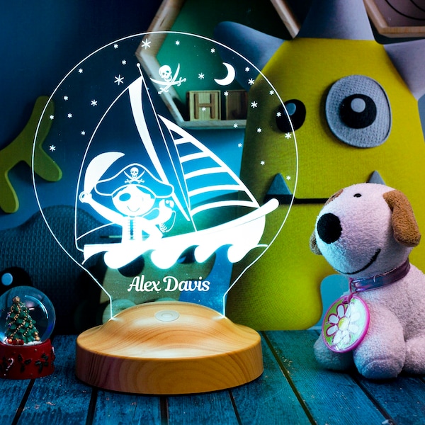 LAMPE 3D PERSONNALISÉE PIRATE avec texte souhaité 7 couleurs \ cadeau pour enfants \ cadeau pour bébé \ cadeau d'anniversaire pour veilleuse garçons