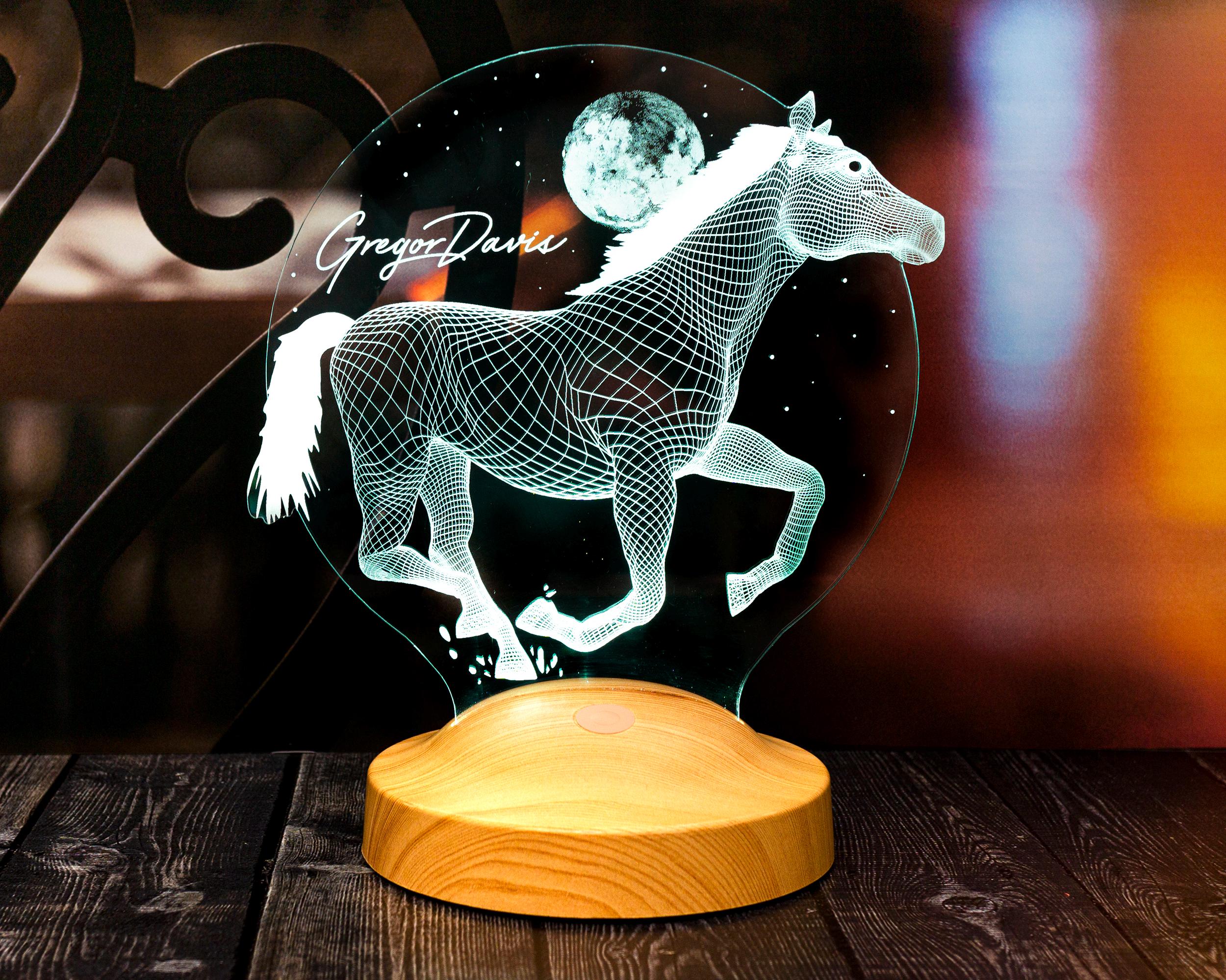 Blocco Di Cristallo Con Incisione Laser 3D A Forma Di Cavallo | Luce Notturna A LED Con Base Illuminata | Idea Regalo Kaltner Präsente | 500g, Dimensioni 8x5x5 Cm - 2
