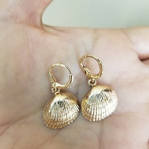 Sea Shell Gold Dangle Small Hoop Earrings JO