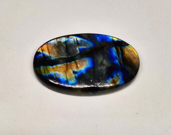 LABRADORITE naturelle BEAU motif bleu et multi-feu belle pièce de 86,80 carats belle forme ovale.