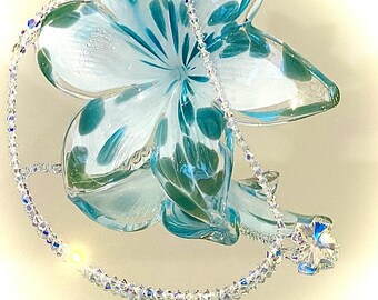 Collar de cruz de celebración