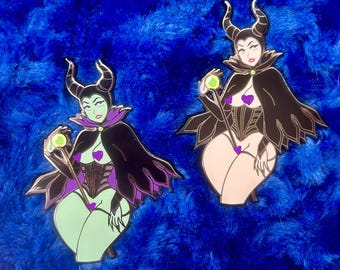 Pin-up de la Reina de todo mal SOLO PARA ADULTOS