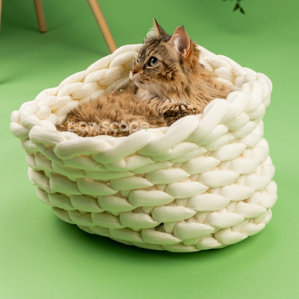 Chunky Woven Round Pet Bed For Cats