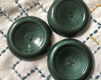 Set de 3 grandes botones verdes pulsados de los años 30