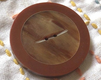 Brown beige inlay Art Deco design button