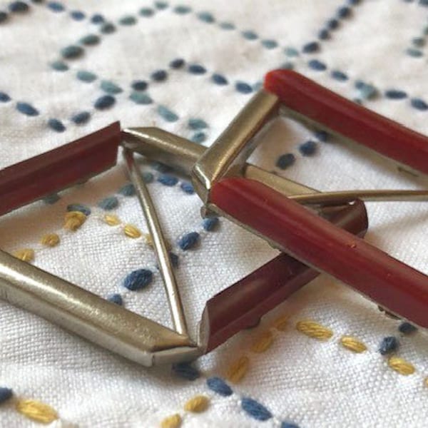 Metal burgundy red galalith belt slide 1930's lozenge