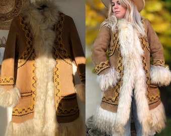 Größe S/M – Originaler afghanischer Vintage-Mantel von Penny Lane aus Wildleder mit Stickerei aus Lammfell aus den 1970er Jahren