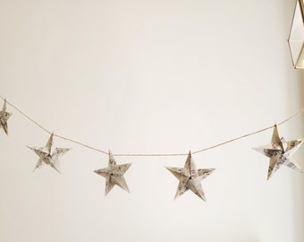 Music Paper Star Garland, Hanging Christmas Origami Stars, Vintage Sheet Music Stars on String , Rustic Holiday Decoration