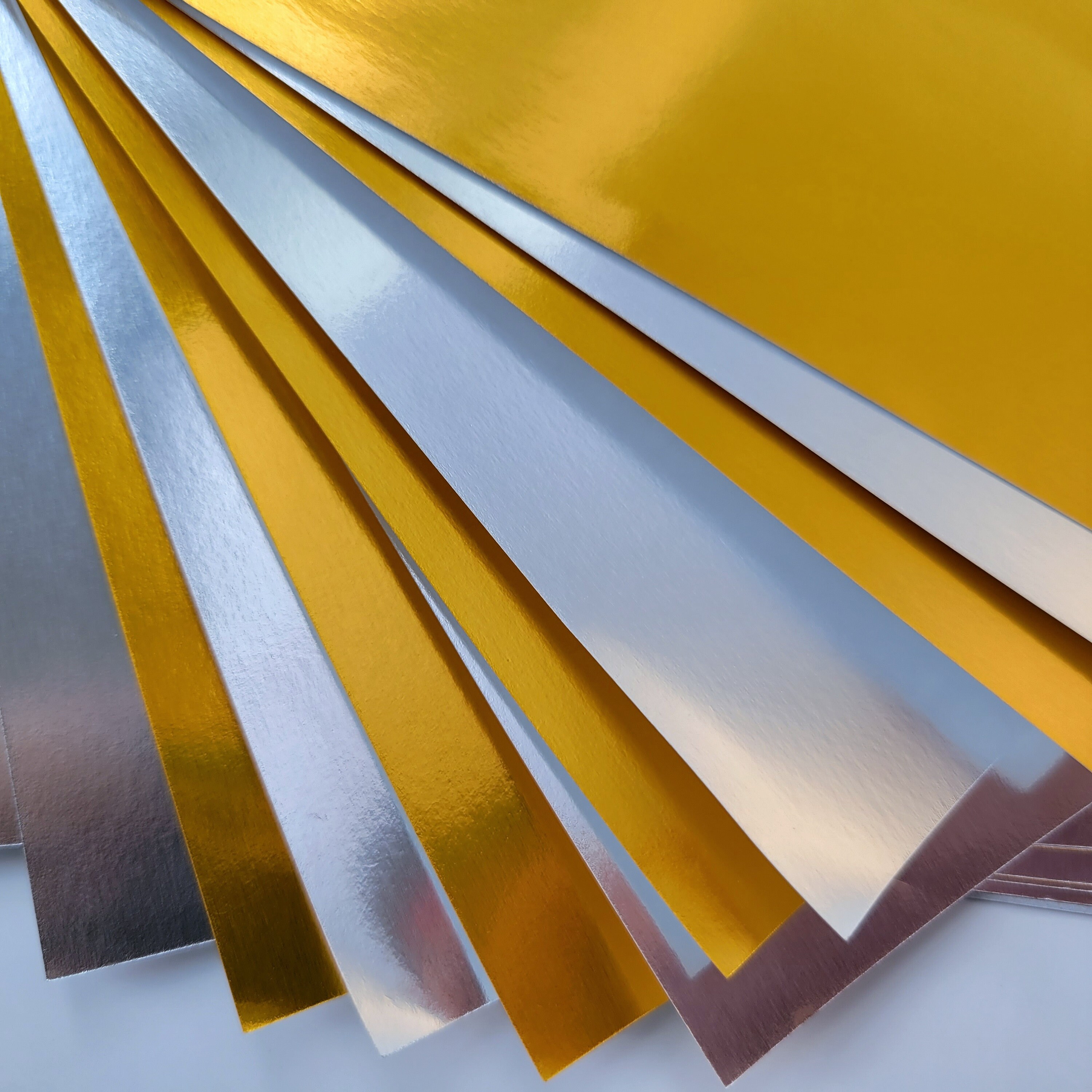 Red/Gold Duo Foil - 6 In (15 Cm) 10 Sheets