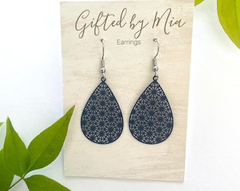 Orecchini a goccia blu navy / Orecchini leggeri / Orecchini boho / Orecchini minimalisti / Orecchini piccoli / Orecchini boho moderni