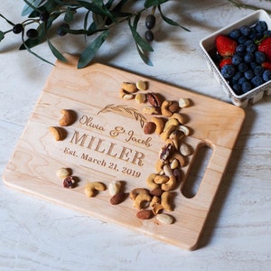 Custom Wooden Kitchen Board, Maple Cutting Board, Personalized Wedding Gift, Housewarming Gift, Engagement Gift, Wedding Anniversary Gift