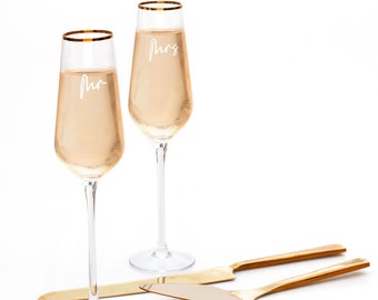 Cake Cutting Set and Wedding Flutes, Mr and Mrs Engraved Wedding Champagne Flutes with Cake Server Set, Wedding Toast Set, Gift for Couple
