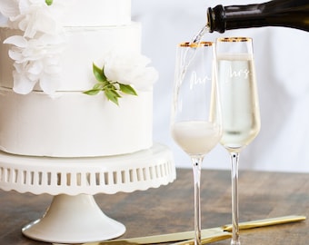 Wedding Gift Serving Set, Toasting Glasses, Gold Cake Knife, Cake Server, Engraved Champagne Flutes, Bridal Shower Gift, Couples Gift